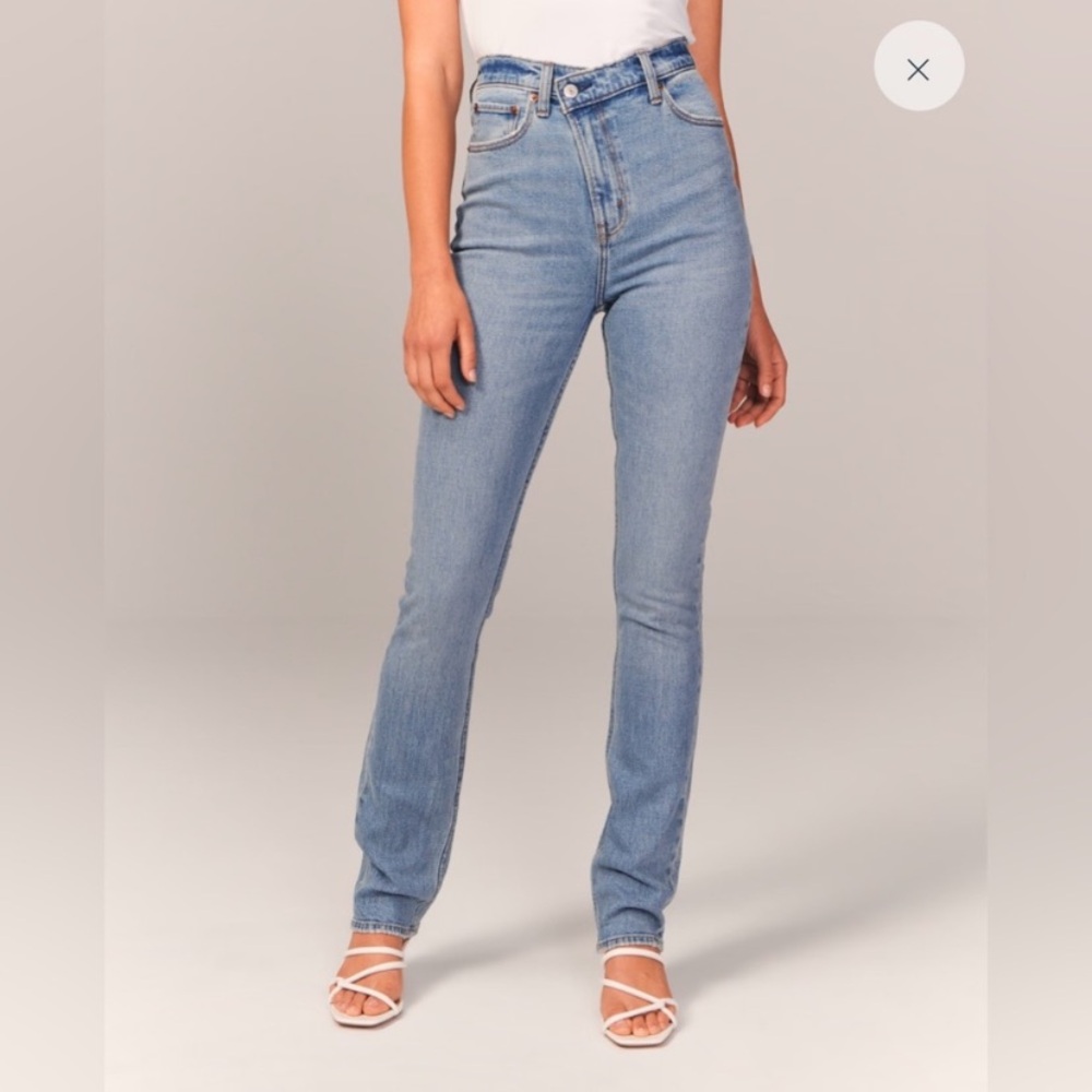 Abercrombie & Fitch | ’90s Straight Ultra High-Rise Jeans | Light Wash | 26